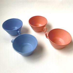 Hazel atlas moderntone teacups in pink and periwinkle